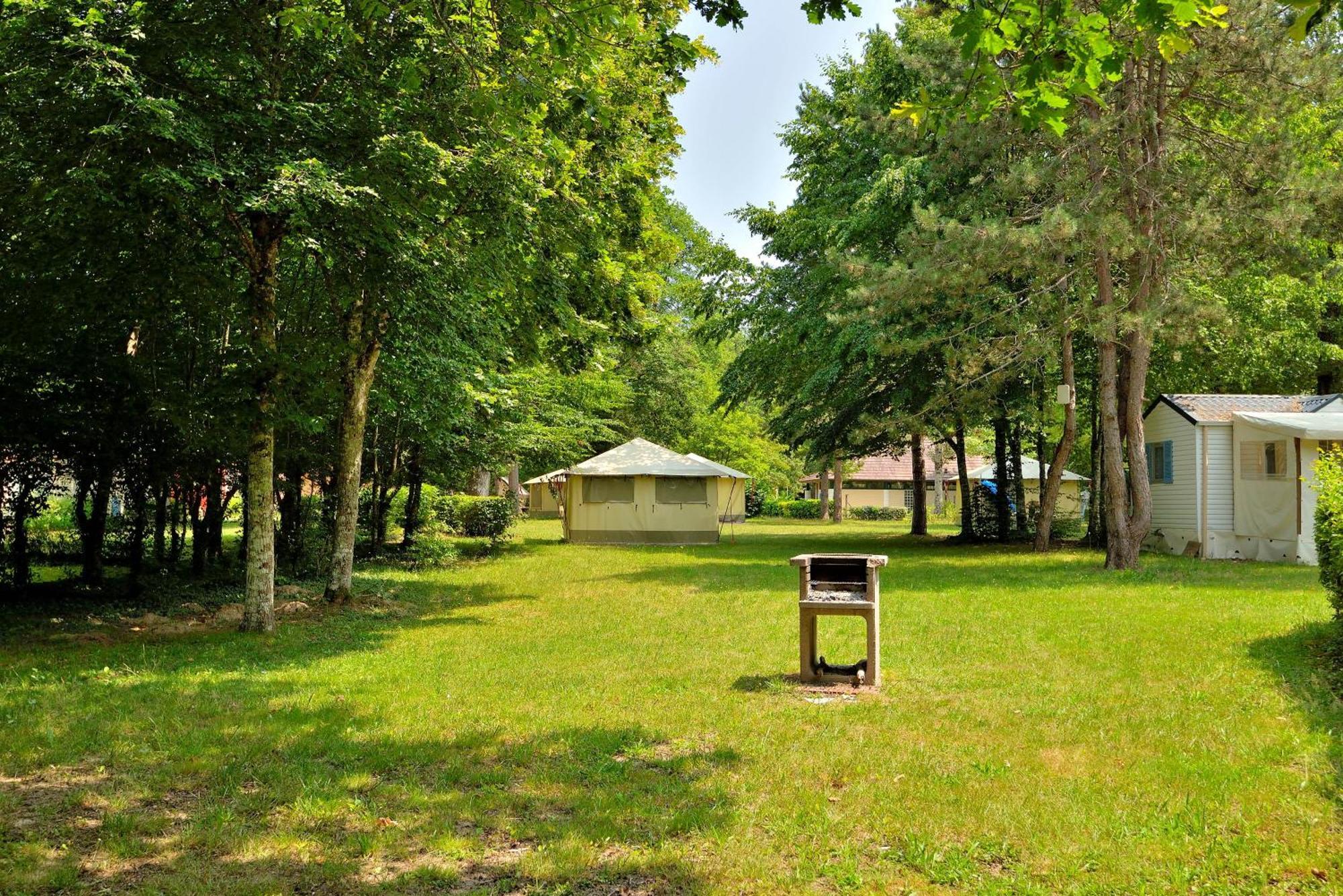 Camping Etang de la Vallée Combreux Exterior foto