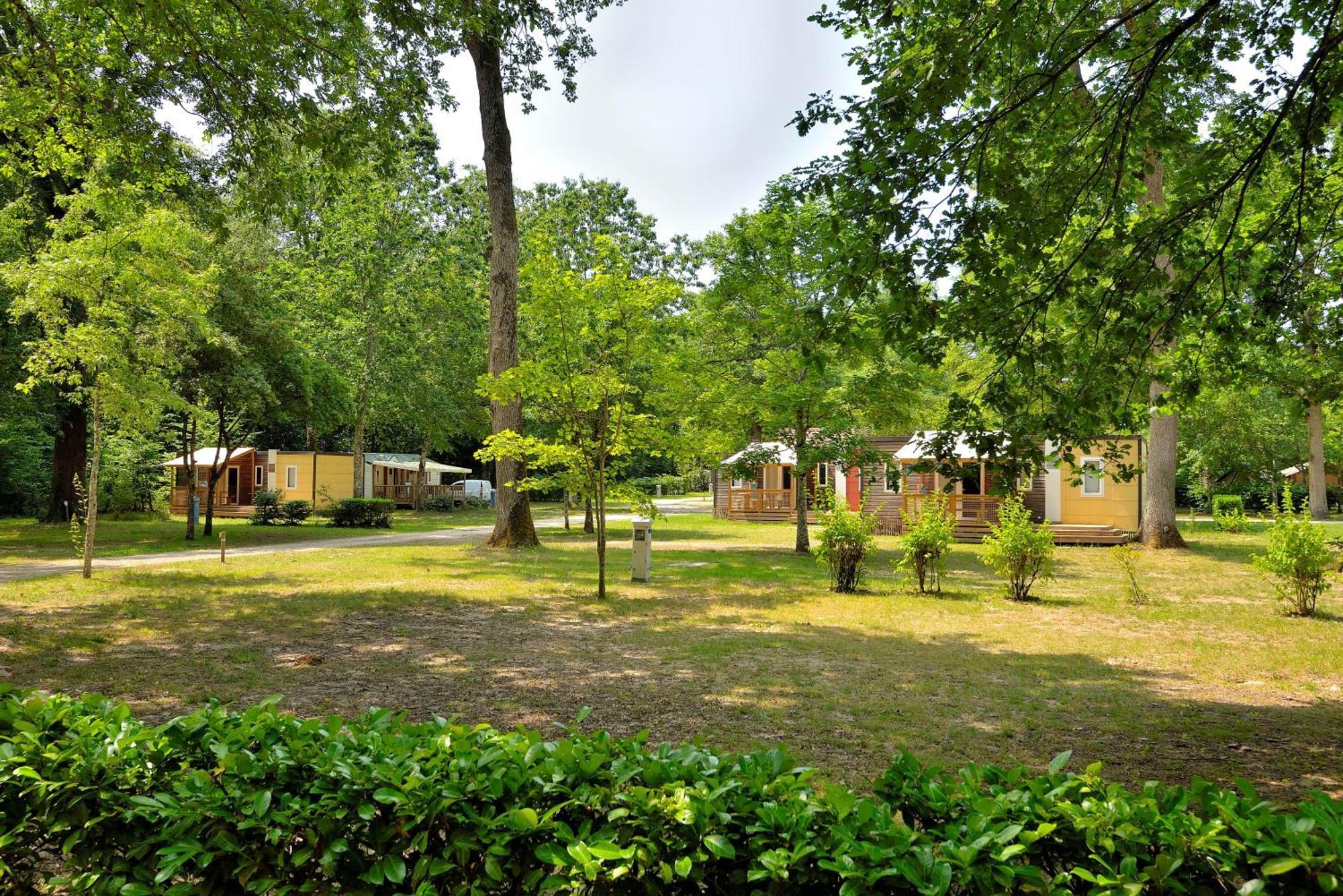 Camping Etang de la Vallée Combreux Exterior foto