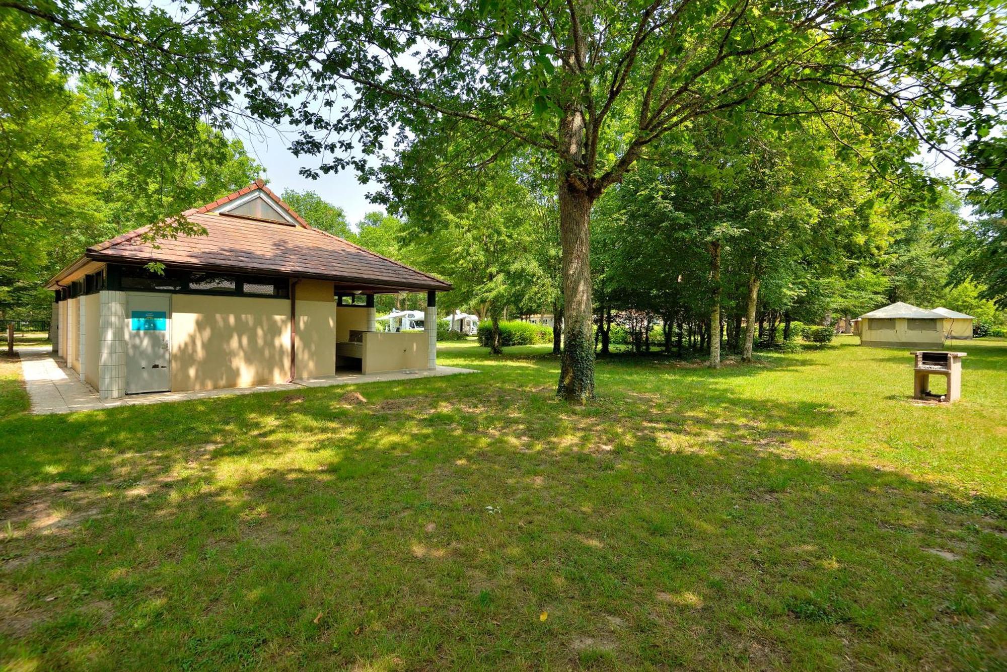 Camping Etang de la Vallée Combreux Exterior foto