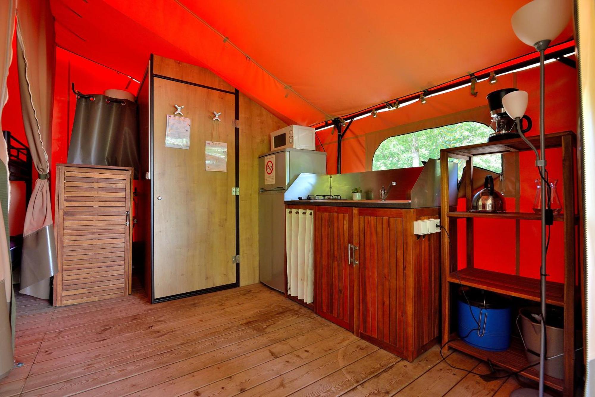 Camping Etang de la Vallée Combreux Habitación foto