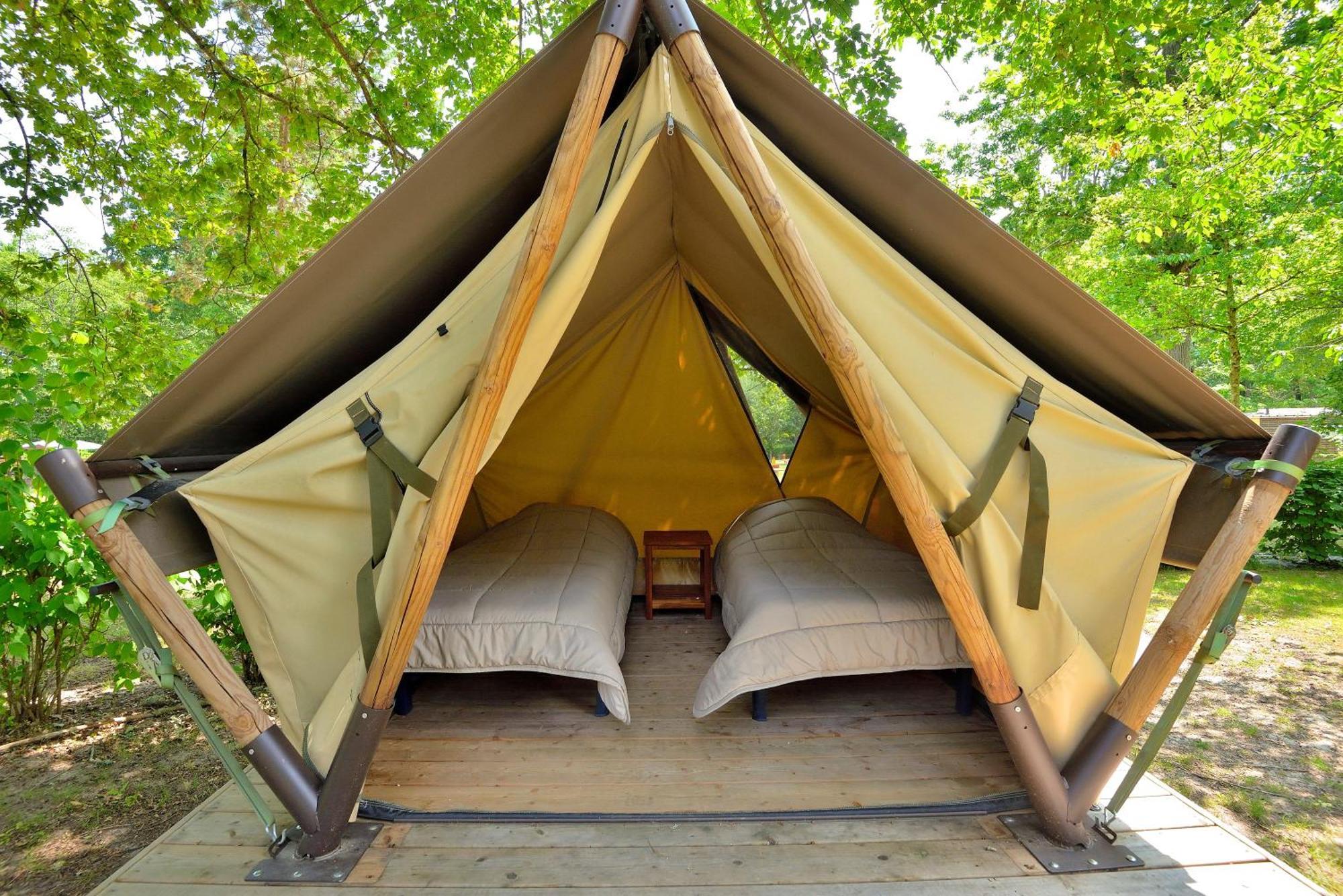 Camping Etang de la Vallée Combreux Habitación foto
